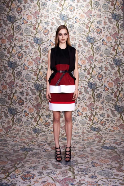 Look 12